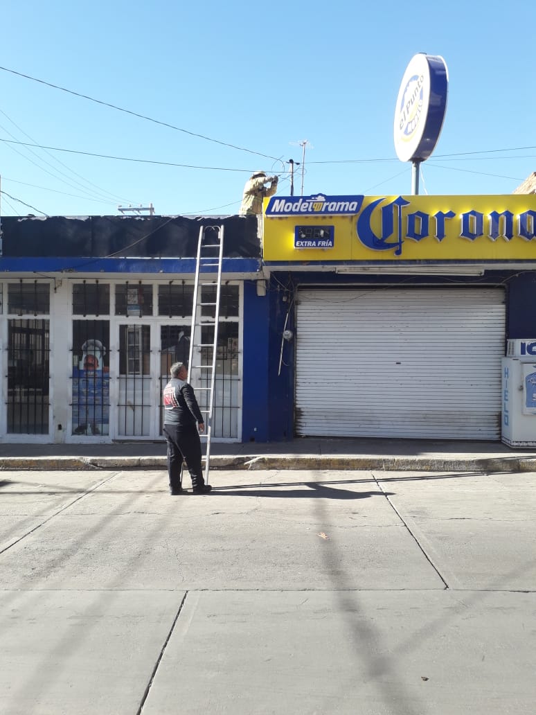 CORTO CIRCUITO GENERA MOVIMIENTO DE BOMBEROS