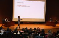 CON MESA REDONDA EXPONEN EL VALIOSO PAPEL DE LA MUJER EN LA SOCIEDAD