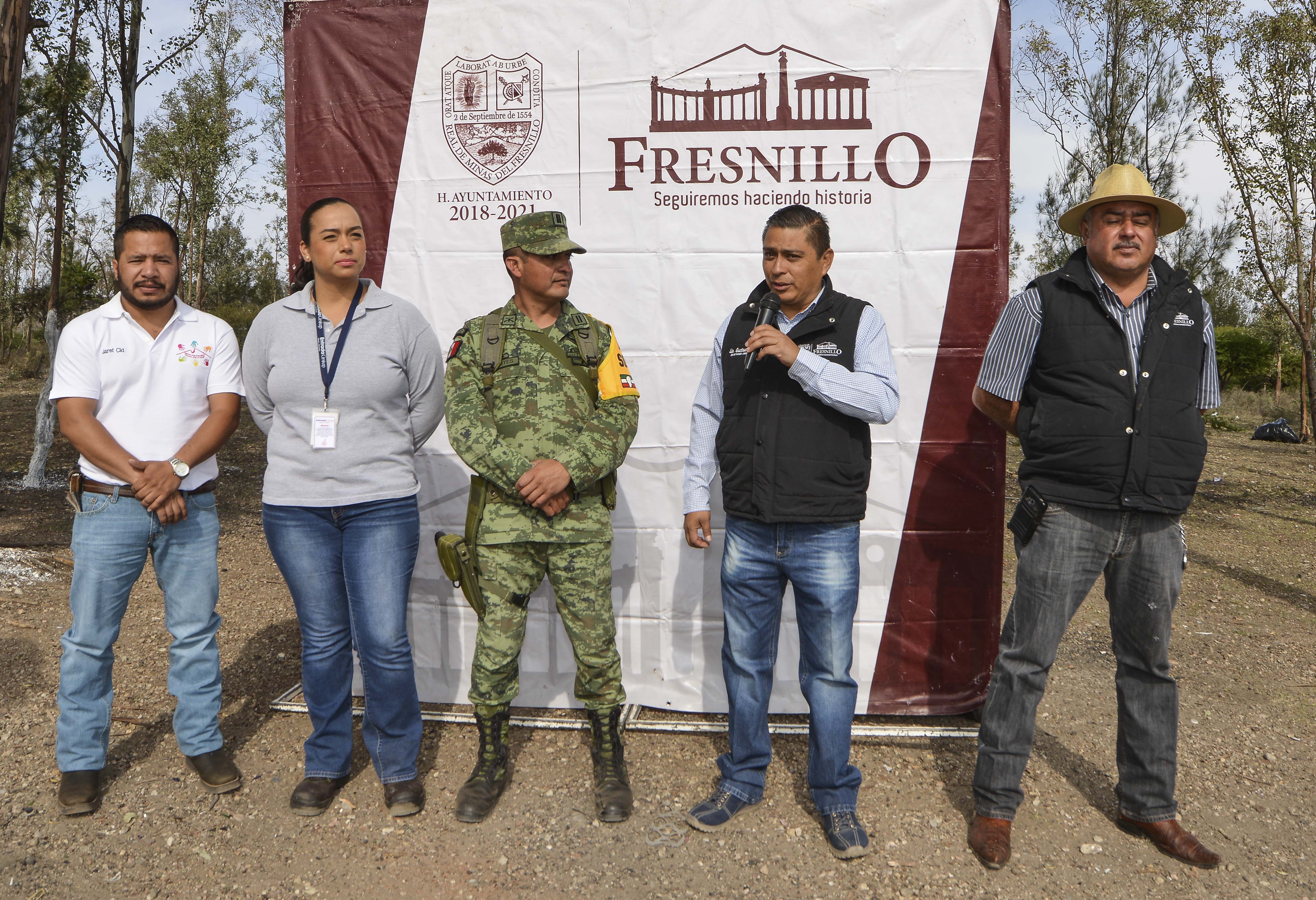 APOYAN SOLDADOS DEL 97 BATALLÓN DE INFANTERÍA EN LA XXXIII MEGABRIGADA UN DÍA POR FRESNILLO, EN LA PRESA DE RIVERA