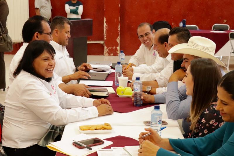 REALIZA GOBIERNO DE TELLO AUDIENCIA CIUDADANA EN MUNICIPIO DE MOMAX A TRAVÉS DE SEDUVOT