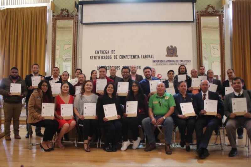 CUMPLE GOBIERNO ESTATAL CON PROFESIONALIZACIÓN DE INDUSTRIA TURÍSTICA EN ZACATECAS DESLUMBRANTE