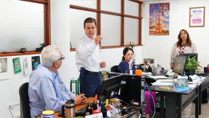 MANTIENE DIRECTOR DEL ISSSTEZAC DIÁLOGO PERMANENTE CON TRABAJADORES RESPECTO A SITUACIÓN DEL INSTITUTO