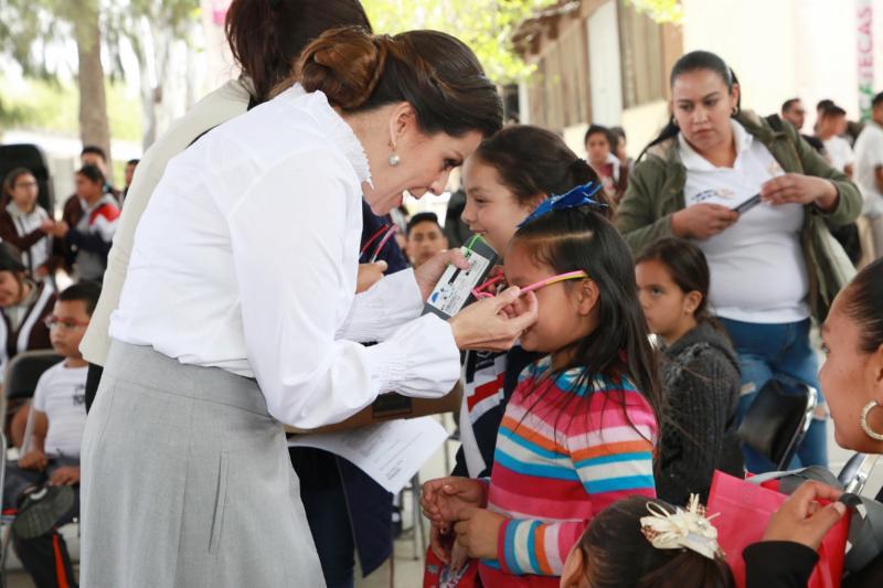 DISTRIBUYE GOBIERNO DE ZACATECAS APOYOS DIVERSOS EN VILLANUEVA DURANTE FERIA DIFERENTE