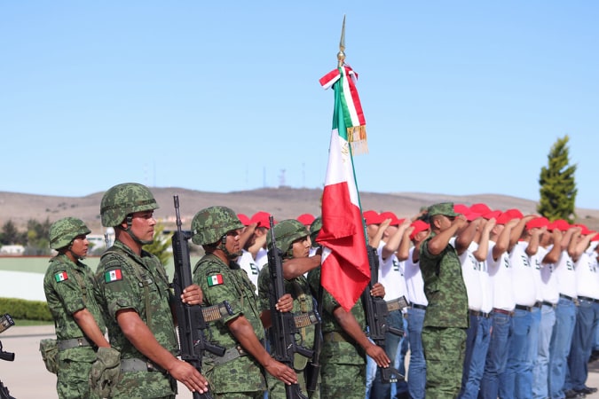 CONTRIBUIR AL SERVICIO DE LA PATRIA, COMPROMISO DE LA CLASE 2000 SNM
