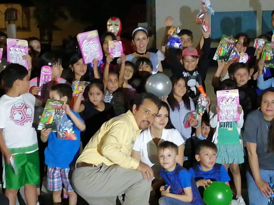 EN VILLANUEVA SIGUEN FESTEJANDO AL NIÑO Y A LAS MADRES.