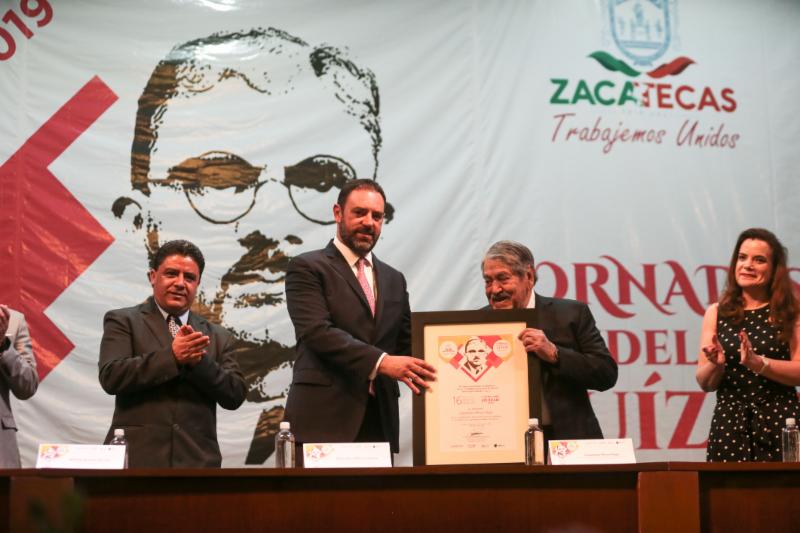 POR SU TALENTO Y LEGADO ARTÍSTICO, CAYETANO PÉREZ RECIBE MEDALLA AL MÉRITO MUSICAL CANDELARIO HUIZAR