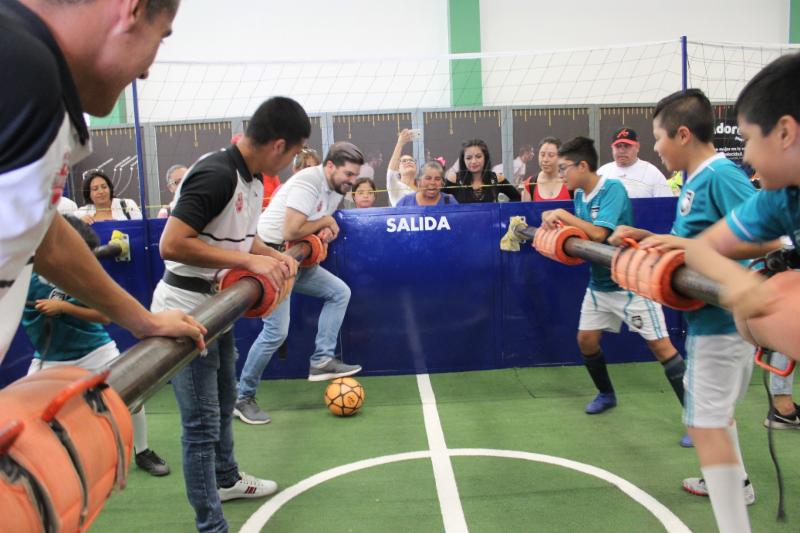 FIESTA EN MUNDO FUTBOL DE ZIGZAG PARA NIÑAS Y NIÑOS