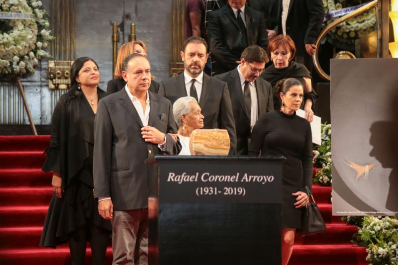 RINDEN HOMENAJE LUCTUOSO A RAFAEL CORONEL EN BELLAS ARTES