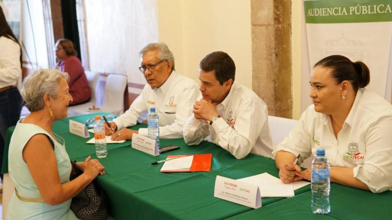 BRINDA DIRECTIVA DEL ISSSTEZAC AUDIENCIA PÚBLICA PARA PENSIONADOS Y JUBILADOS