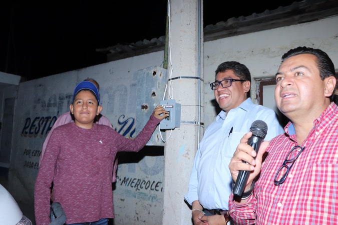 CUMPLE SAÚL MONREAL COMPROMISO CON LOS HABITANTES DE LA COLONIA FRANCISCO VILLA
