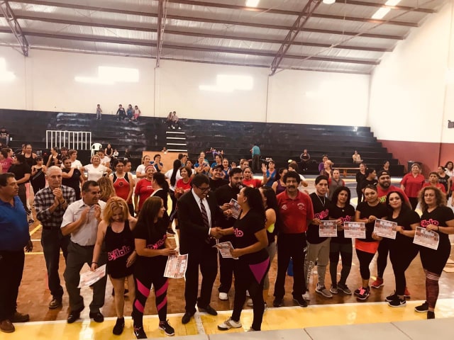 ILUMINA SAÚL MONREAL CANCHA DE GIMNASIO MUNICIPAL