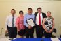 SAÚL, AMIGO CERCANO A LOS UNIVERSITARIOS, ENTREGA PAPELES A GRADUADOS DE PSICOLOGÍA DE LA BUAZ, EN FRESNILLO