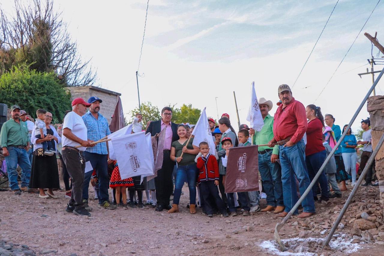 BENEFICIA SAÚL MONREAL A HABITANTES DE COMUNIDADES CON MÁS DE 335 MIL PESOS