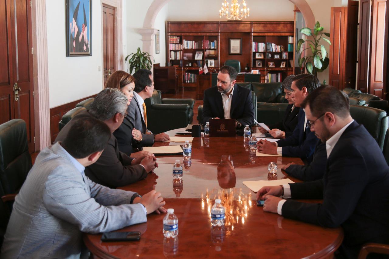 DIALOGA ALEJANDRO TELLO CON DIRIGENCIAS DEL SNTE