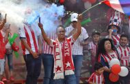 CHIVAS DERROTA A LAS ÁGUILAS EN EMOTIVO ENCUENTRO DE LEYENDAS DEL FUTBOL