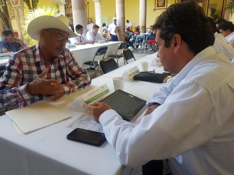 ATIENDE SAMA A GENTE DEL TEÚL DE GONZÁLEZ ORTEGA DURANTE AUDIENCIA PÚBLICA