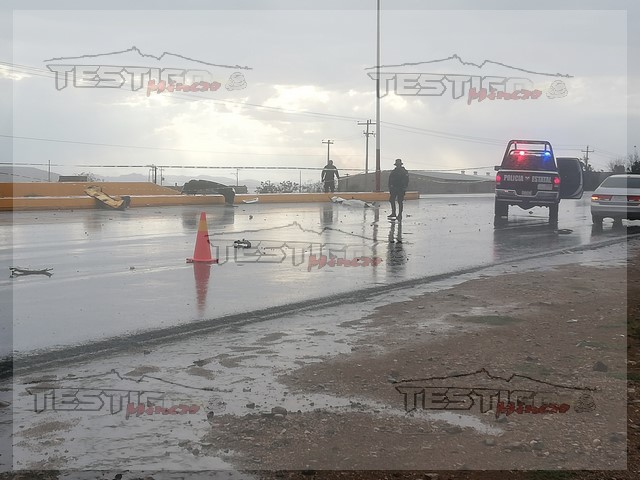 UN MUERTO Y 3 HERIDOS EN FATAL VOLCADURA