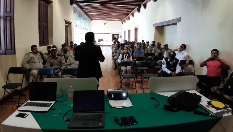 OPERADORES DE RUTAS GASERAS RECIBEN CAPACITACIÓN VIAL