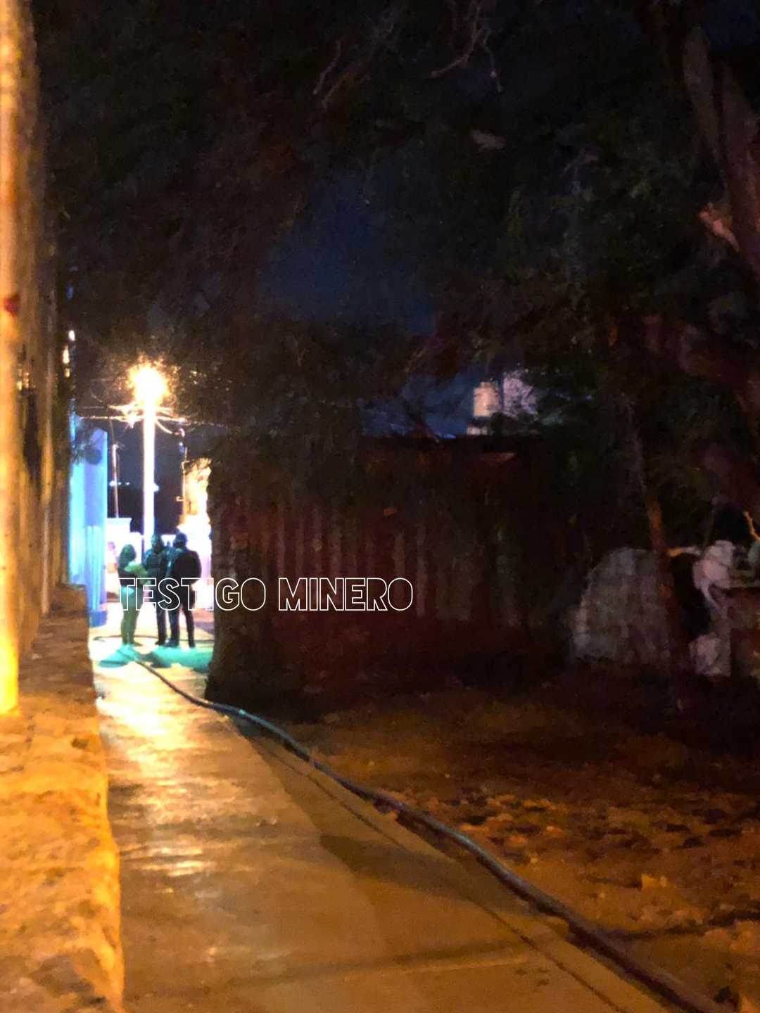 DISPARAN Y LANZAN 