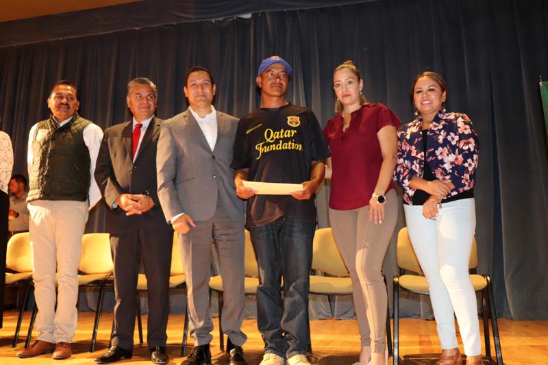 ENTREGA GOBIERNO 5 MDP EN APOYOS A DEPORTADOS Y REPATRIADOS