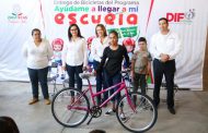 RECIBEN BICICLETAS ESTUDIANTES DESTACADOS DE MOMAX
