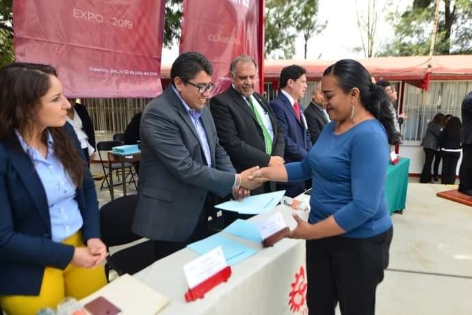 SAÚL MONREAL ES INVITADO DE HONOR A LA GRADUACIÓN DE ALUMNOS DEL CECATI 62