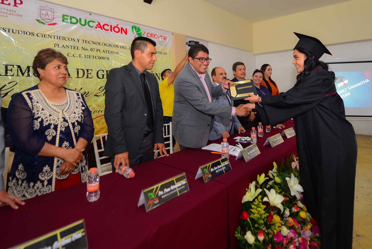 CLAUSURA EL ALCALDE SAÚL MONREAL ACTIVIDADES DE BACHILLERATOS DE EL MINERAL