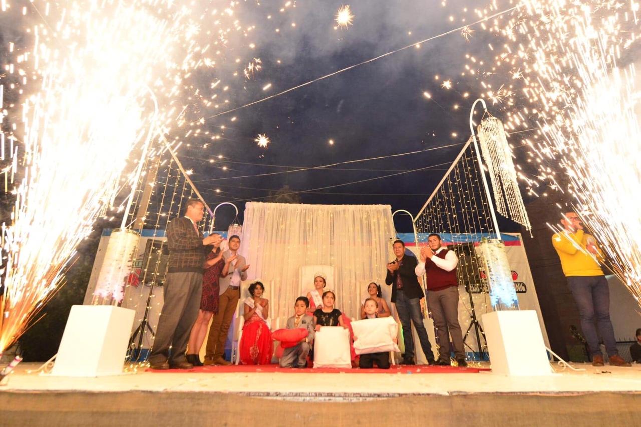 CORONAN A LA REINA DE LAS FIESTAS PATRONALES DE SANTA ANA