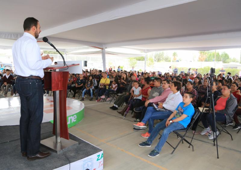 PARA CAPACITAR EN OFICIOS Y PROPICIAR AUTOEMPLEOS, ABRE EL CENTRO UNE EN RÍO GRANDE