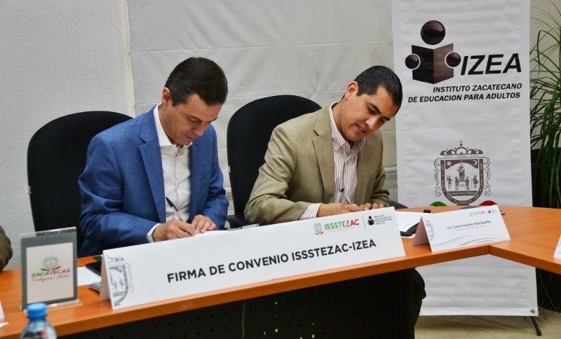 Firman convenio IZEA e Issstezac para abatir rezago educativo entre base trabajadora