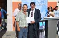 Trabajadores del H. Ayuntamiento son reconocidos por su labor y reciben reconocimiento por parte del alcalde Saúl Monreal Ávila