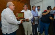 NOMBRAN A SAÚL MONREAL ÁVILA: VISITANTE DISTINGUIDO Y LE ENTREGAN LAS LLAVES DE LA CIUDAD DE MAZATLÁN