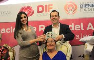 FESTEJA ULISES MEJÍA HARO A ABUELITOS Y ABUELITAS DE LA JOYA DE LA CORONA