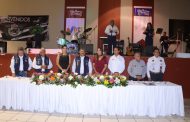 CAFRES DE FRESNILLO CELEBRA 25 AÑOS Y REALIZAN DESTAPE DE 12 AUTOS ANTIGUOS