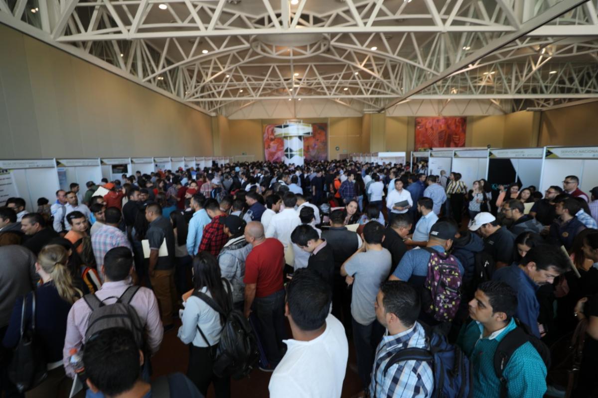 ACUDEN DE TODA LA REPÚBLICA A FERIA DEL EMPLEO DE MINERA; SE OFERTARON 650 VACANTES