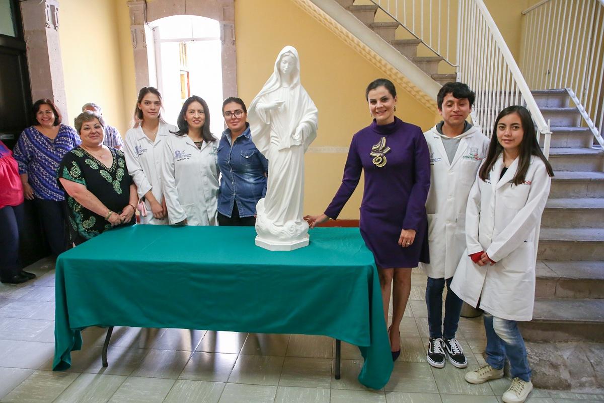 REALIZA PRESIDENTA DE SEDIF VISITA A ESCUELA DE RESTAURACIÓN REFUGIO REYES