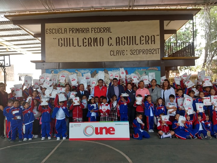 APOYAN CON ÚTILES ESCOLARES A MIL 510 ALUMNOS DE NIVEL PRIMARIA EN FRESNILLO.