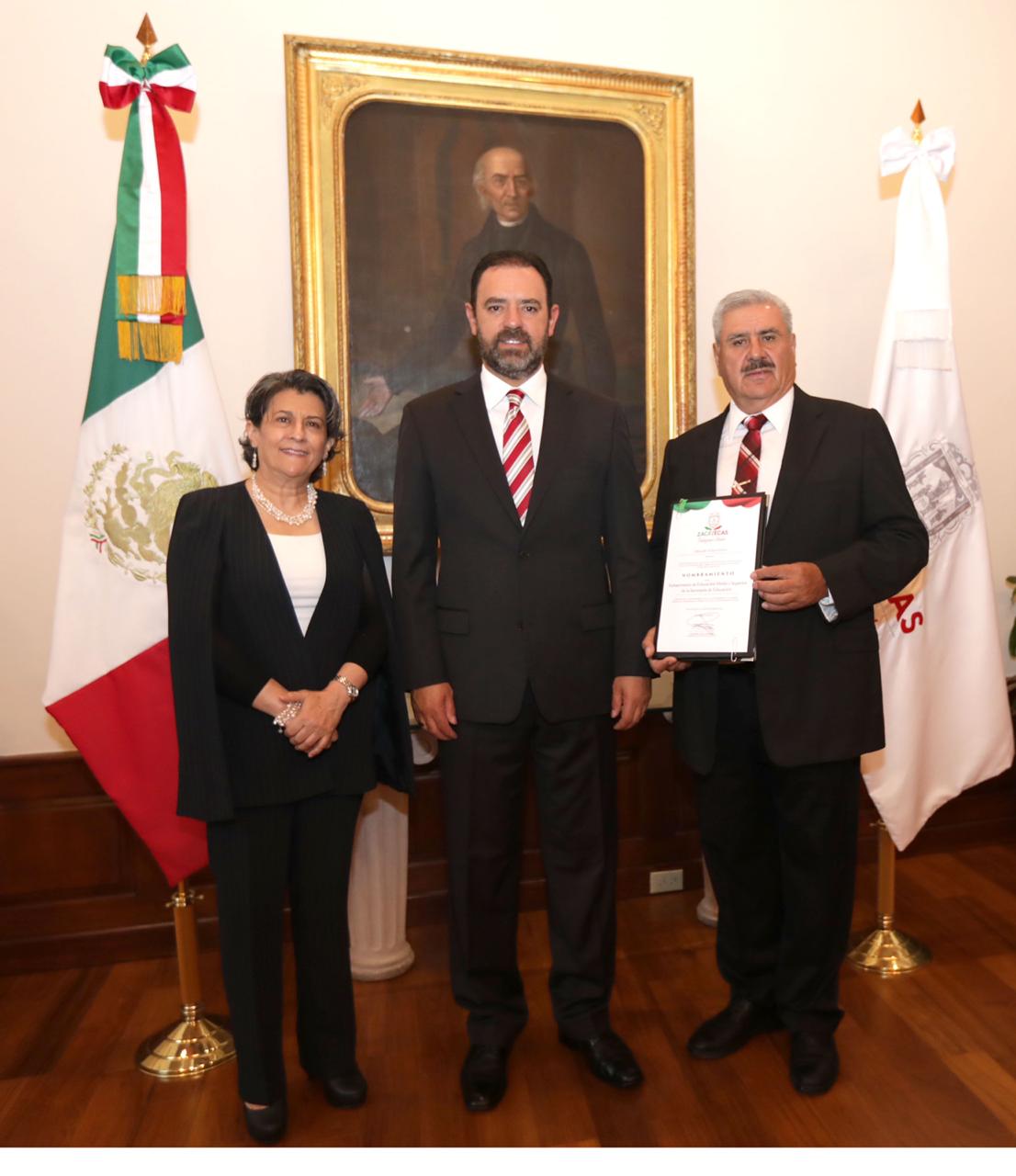 NOMBRA ALEJANDRO TELLO A NUEVOS SERVIDORES PUBLICOS EN LA SECRETARIA DE EDUCACIÓN