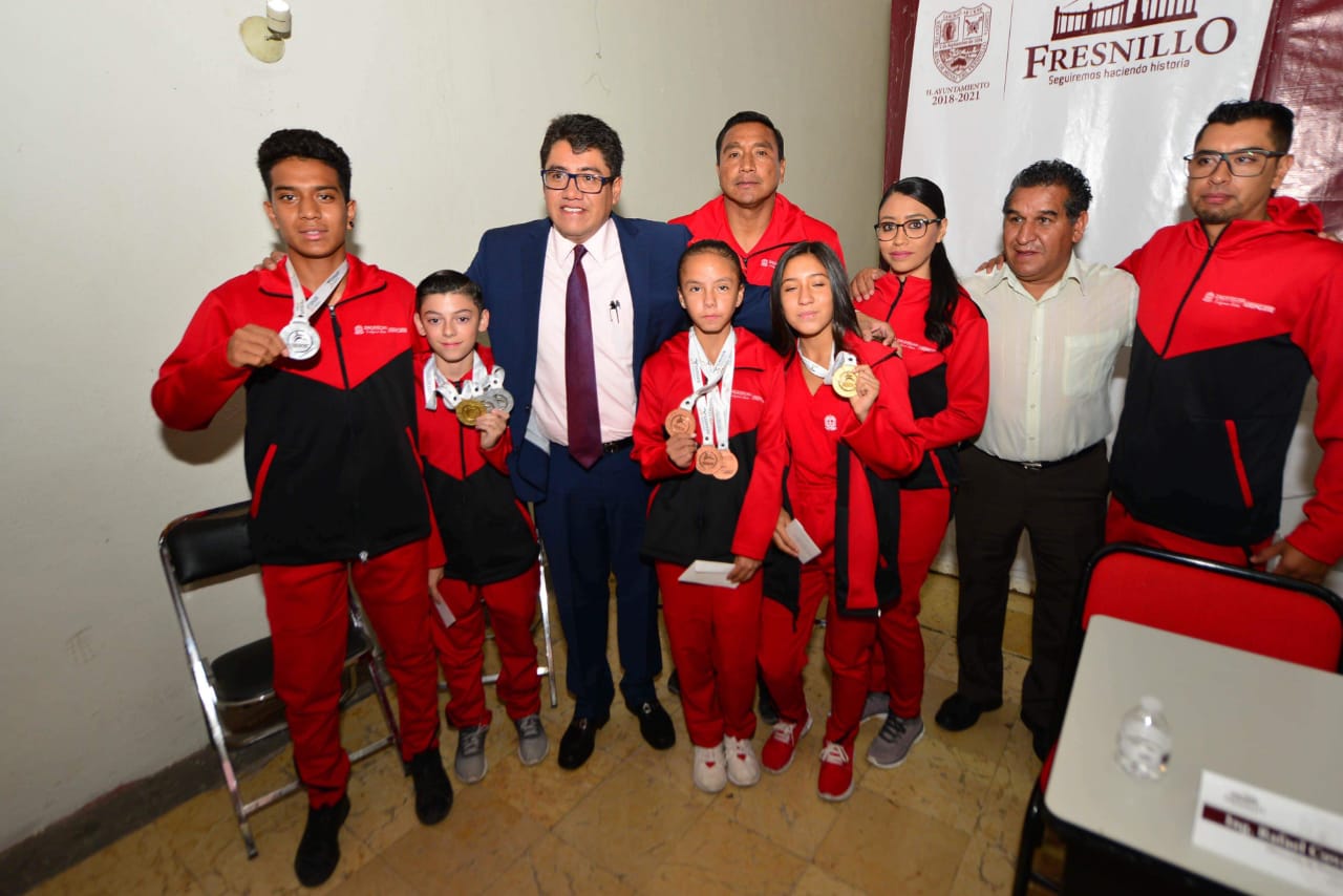 SAÚL MONREAL ÁVILA, RECONOCE Y PREMIA A LOS DEPORTISTAS DESTACADOS EN LOS JUEGOS NACIONALES POPULARES