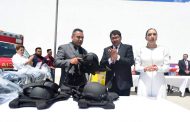 ENTREGA SAÚL MONREAL ÁVILA; 2 MILLONES 997 MIL PESOS, EN EQUIPAMIENTO DE  ELEMENTOS DE SEGURIDAD PÚBLICA Y PROTECCIÓN CIVIL