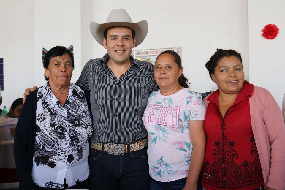 FORTALECE ULISES MEJÍA HARO CERCANÍA CON HABITANTES DE LAS COMUNIDADES