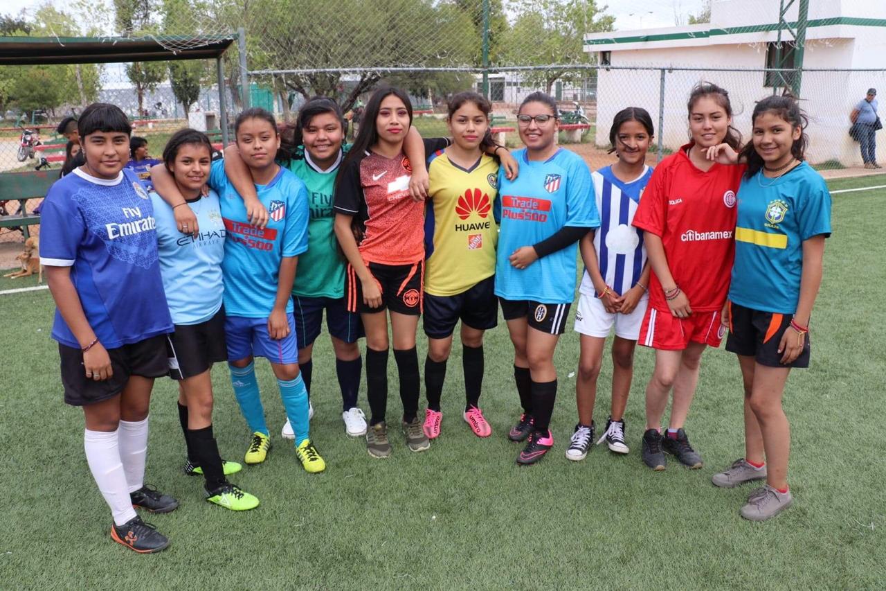 ARRANCA TORNEO RELÁMPAGO DE FUTBOL FEMENIL EN LA UNIDAD DEPORTIVA FRANCISCO VIILA