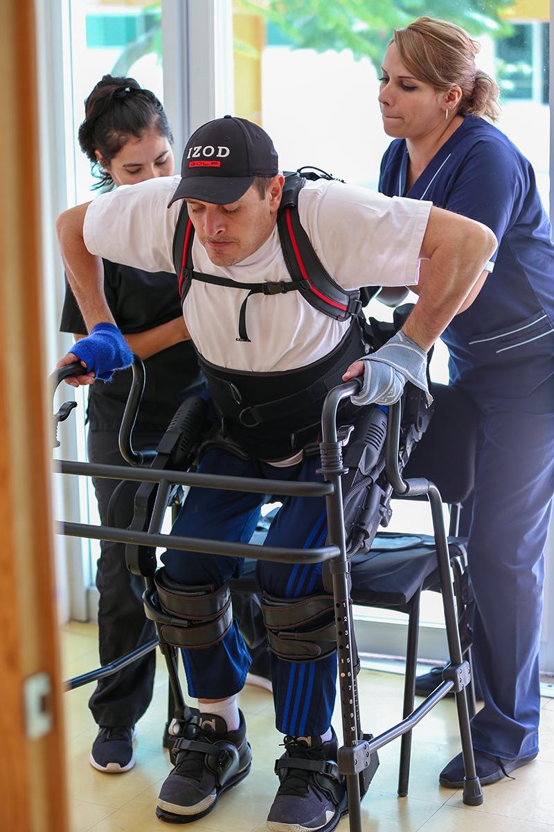 ZACATECAS PIONERO EN REHABILITACIÓN FÍSICA; GRACIAS AL EXOESQUELETO PACIENTES HAN VUELTO A CAMINAR