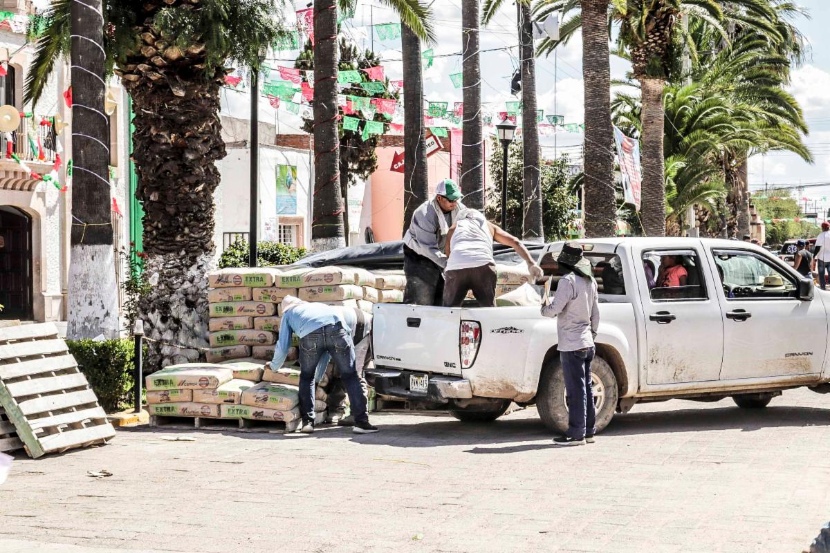 ENTREGA GOBIERNO DEL ESTADO MATERIAL PARA CONSTRUCCIÓN EN GUADALUPE, LORETO Y VILLA HIDALGO