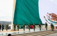 ENCABEZA TELLO HONORES A LA BANDERA EN INICIO DE CELEBRACIONES DEL MES PATRIO