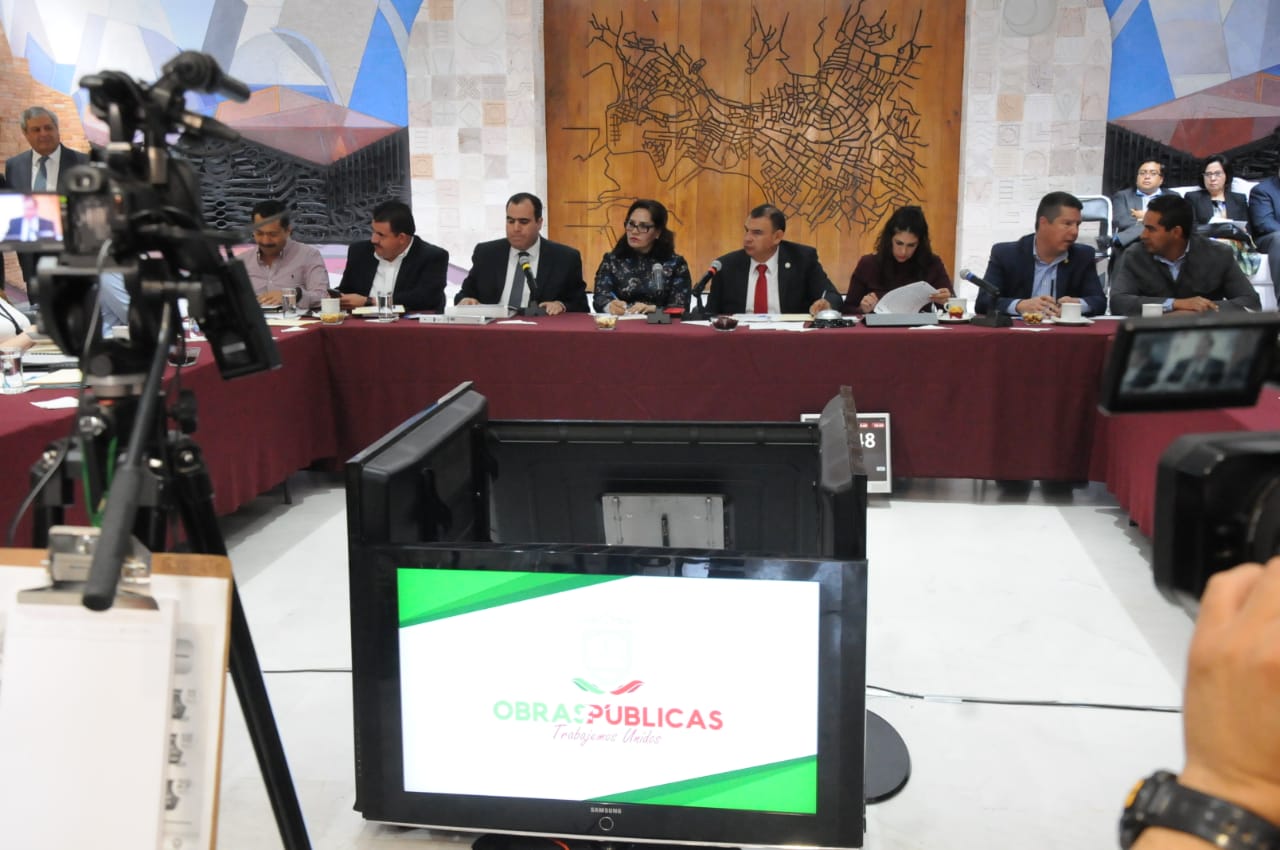 Reciben Legisladores locales a Secretario de Obras Públicas