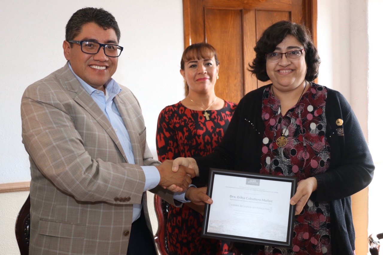 NOMBRAN HUÉSPED DISTINGUIDO DE FRESNILLO A ERIKA CABALLERO MUÑOZ