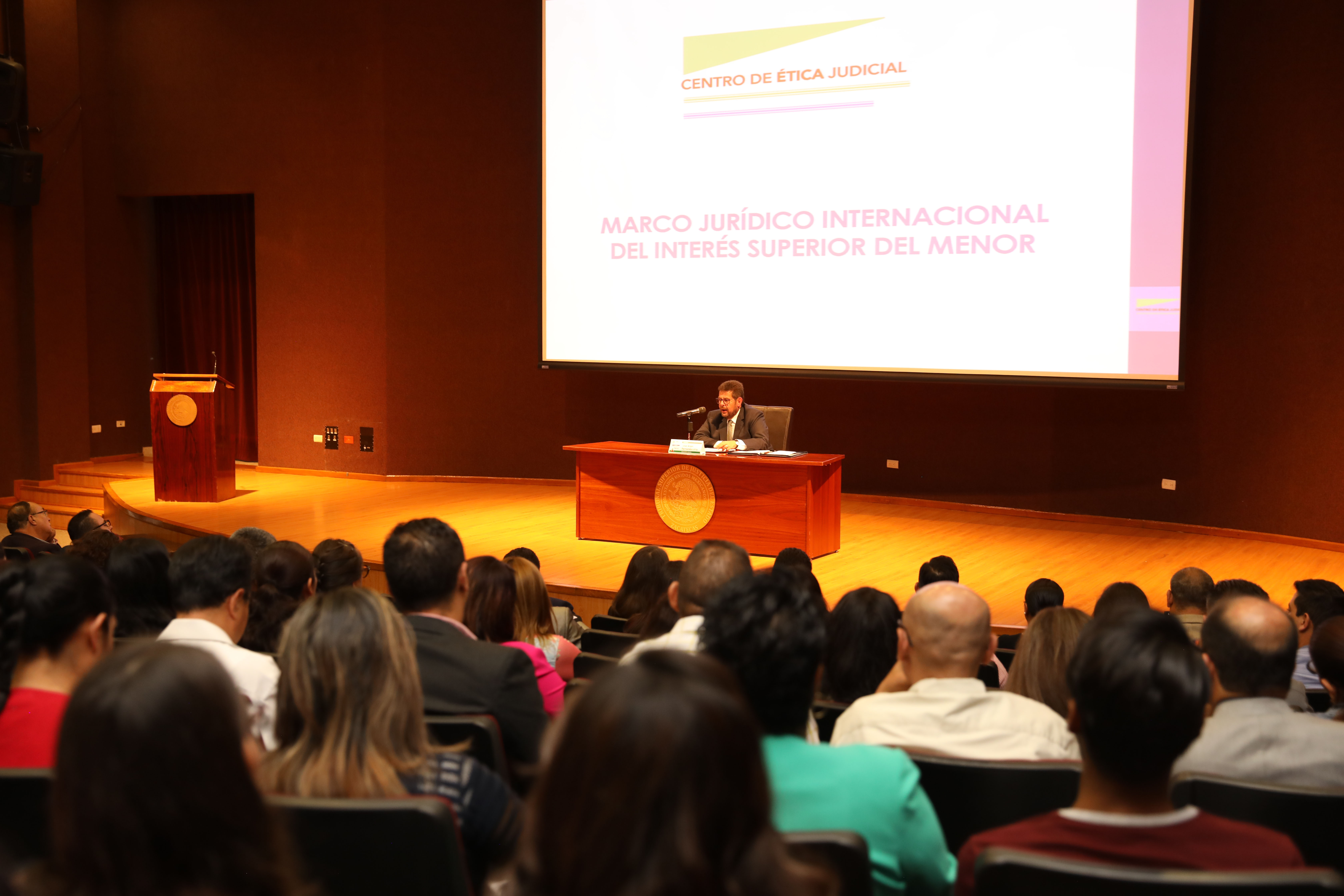 JUECES DEL PODER JUDICIAL DEL ESTADO ASISTEN A CONFERENCIA “EL INTERÉS SUPERIOR DEL MENOR”