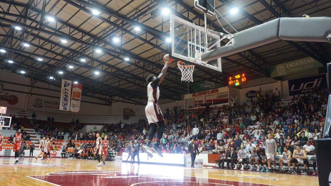 PLATEROS DE FRESNILLO COBRA AFRENTA A MINEROS DE ZACATECAS AL VENCERLO 80-77