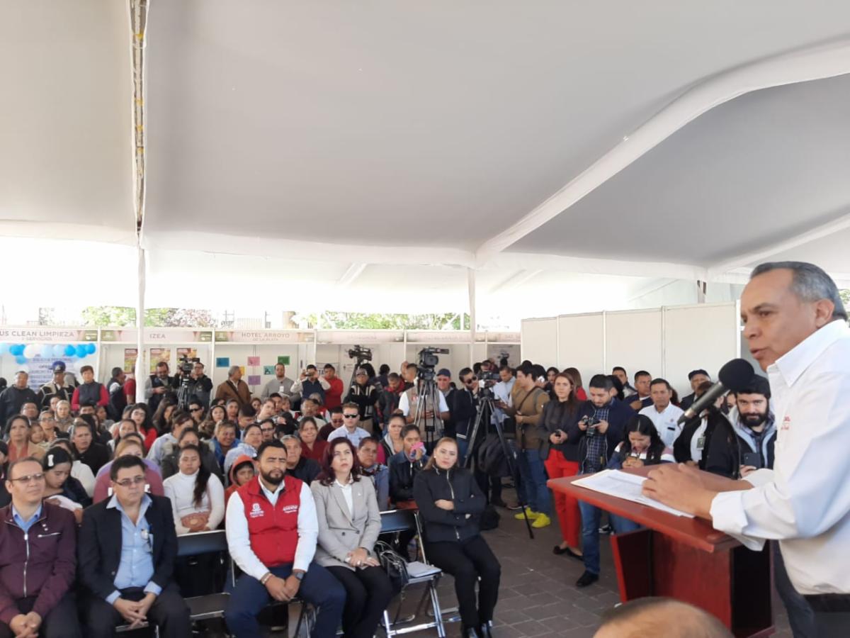 SE OFERTARON 610 VACANTES EN FERIA DEL EMPLEO PARA EL TURISMO Y COMERCIO